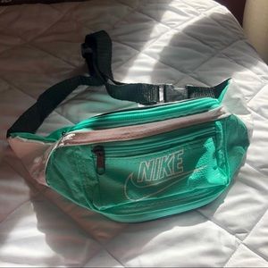Vintage Nike Fanny pack